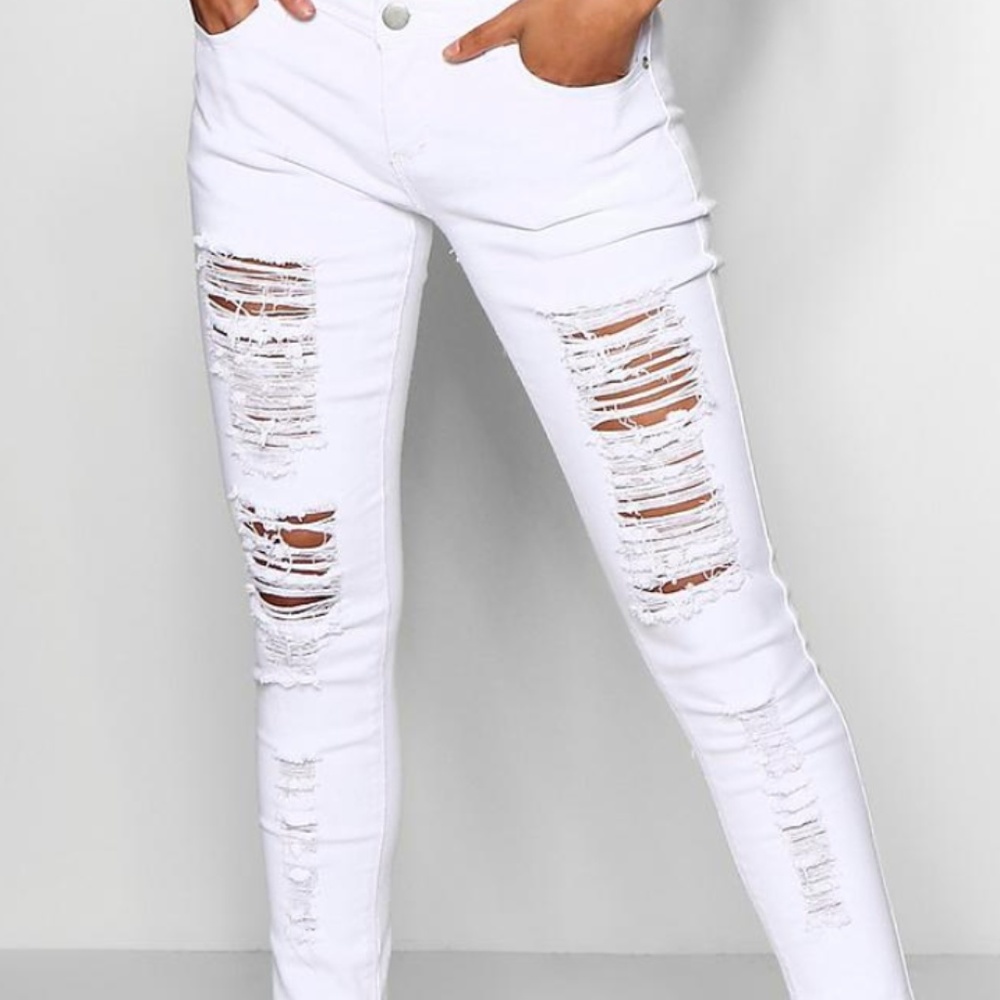 Women’s White Ripped Boohoo Jeans